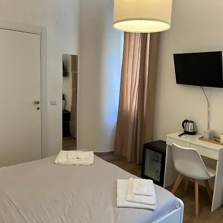 Colombo 32 Konukevi La Spezia