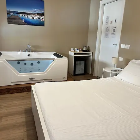 Colombo 32 4* Специя